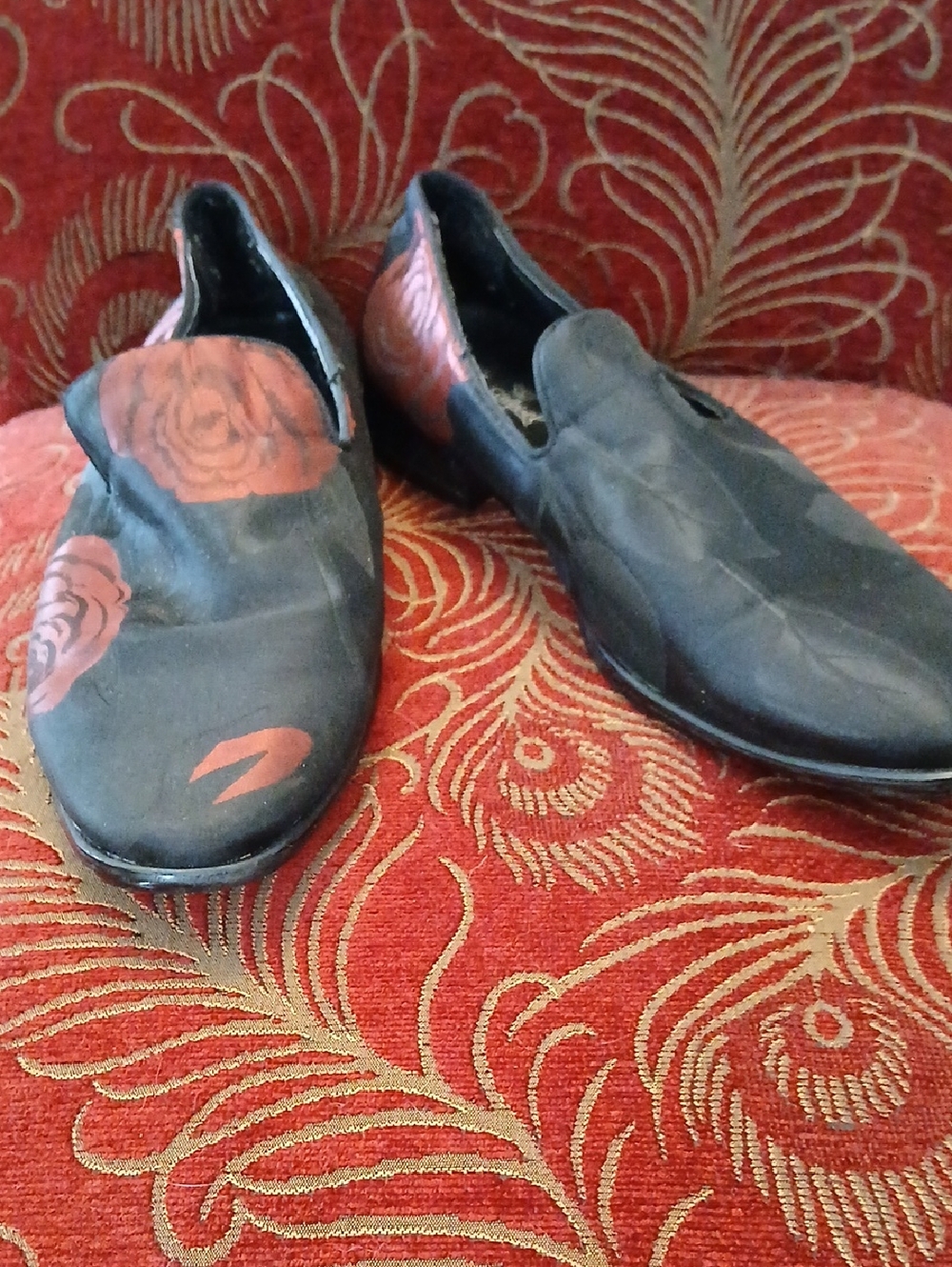 Men's Black Slip-On Loafers with Red Rose Accent 9.5